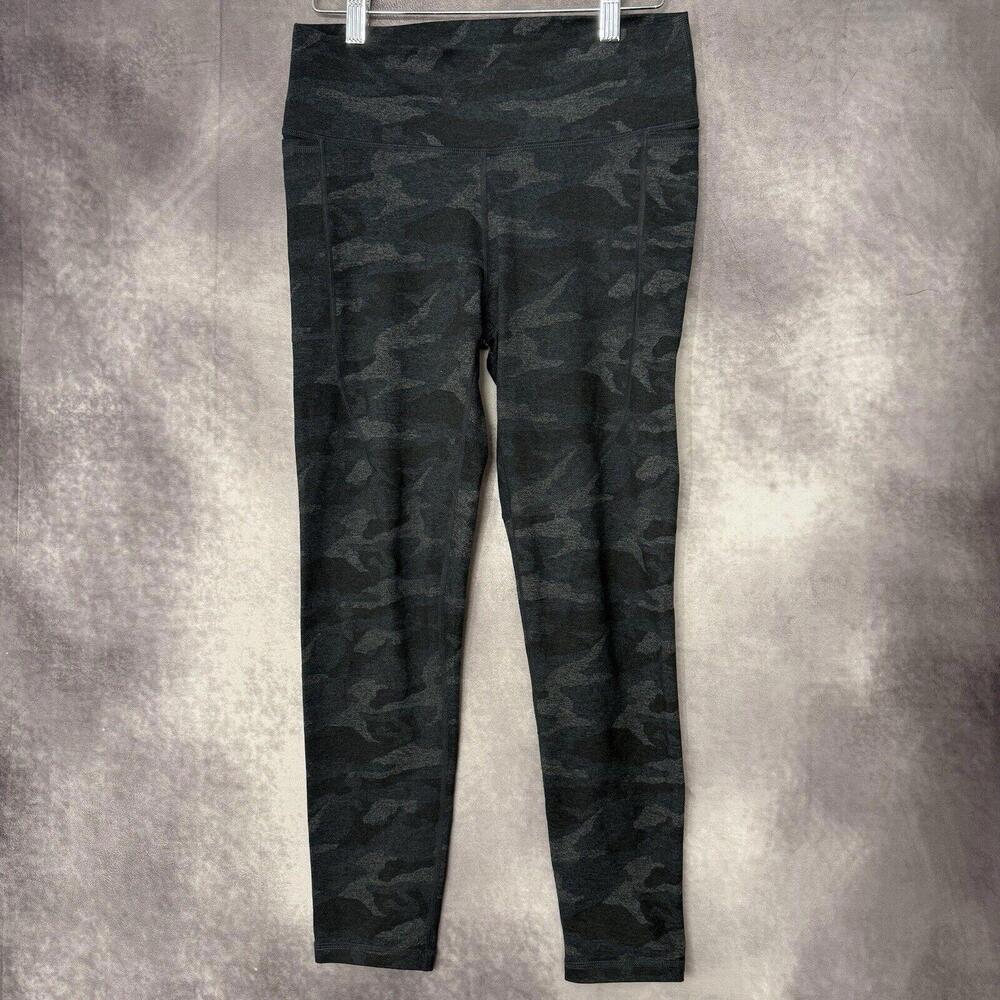 Vuori Women Size Medium Elevation Performance Legging Black Gray Camoflauge Camo